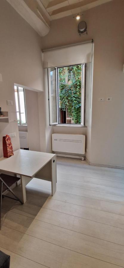 Savelli Apartment Old Town - Near Navona Place ローマ エクステリア 写真