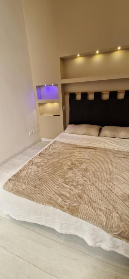 Savelli Apartment Old Town - Near Navona Place ローマ エクステリア 写真